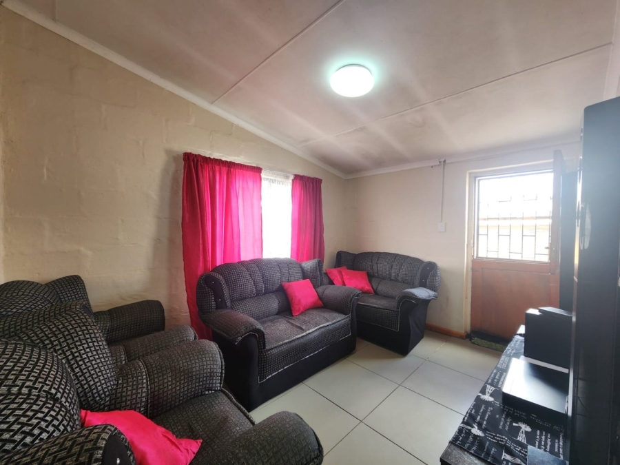 2 Bedroom Property for Sale in Parkdene Western Cape
